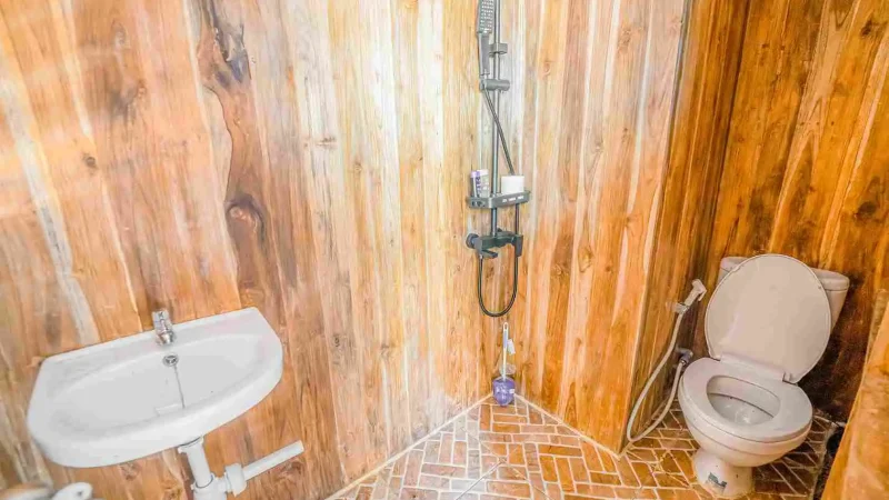 maheswari-deluxe-bathroom